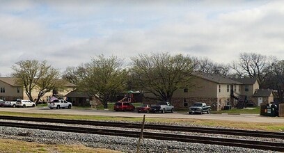 101 Pecan St in Grandview, TX - Building Photo - Building Photo