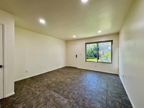 6624 Bell Bluff Ave in San Diego, CA - Building Photo - Building Photo