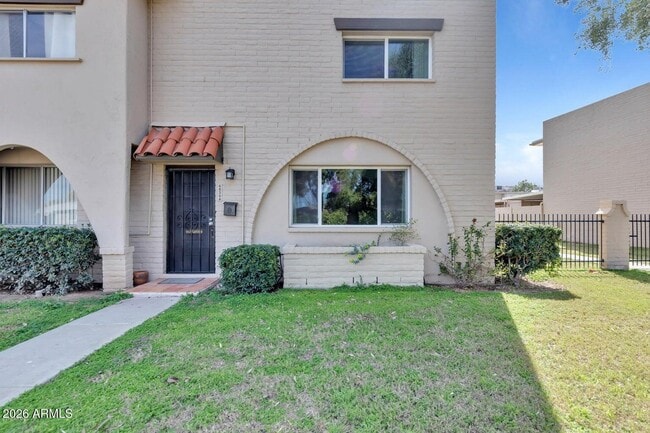 6829 E Osborn Rd in Scottsdale, AZ - Building Photo - Building Photo