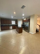 7821 Tuscany Woods Dr in Tampa, FL - Building Photo - Building Photo