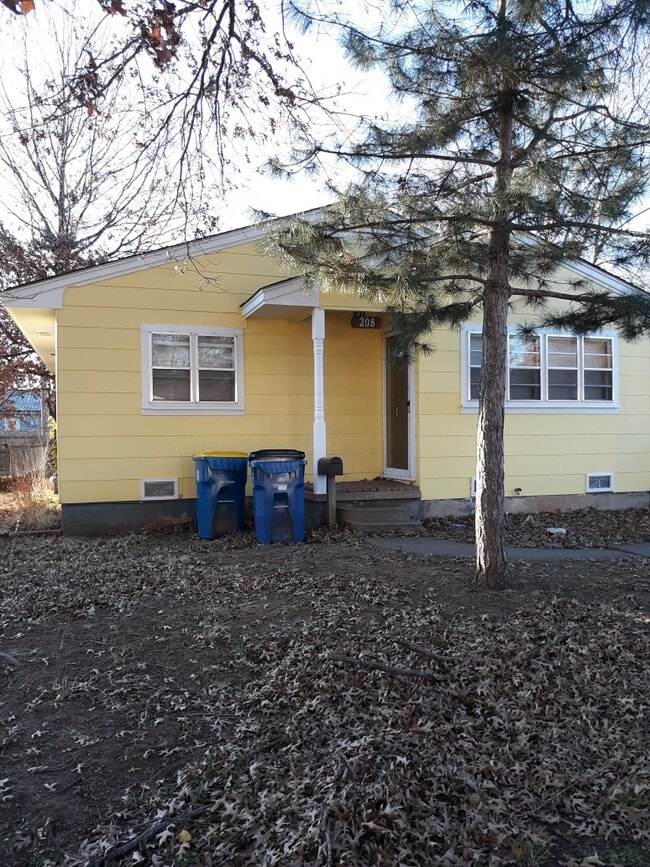 property at 208 S Doty St