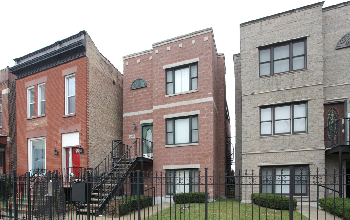 3722 S Calumet Ave in Chicago, IL - Building Photo