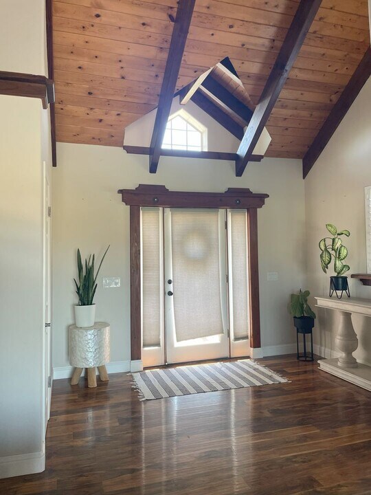 3270 Cuttings Wharf Rd in Napa, CA - Foto de edificio