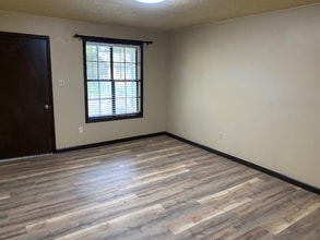 806 Rector Rd in Paragould, AR - Building Photo - Building Photo