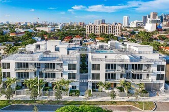 529 SW 11th St in Miami, FL - Building Photo - Building Photo