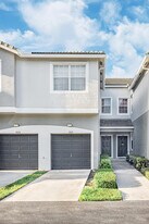 3021 Grandiflora Dr in Greenacres, FL - Building Photo