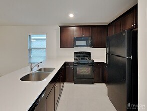 812 Odlozil Ln in Ennis, TX - Foto de edificio - Building Photo