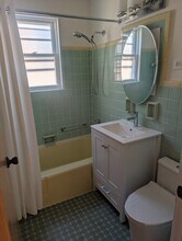 2736 W Farragut Ave, Unit 2 in Chicago, IL - Building Photo - Building Photo