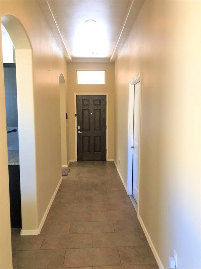 840 Holly Park Ave in Sunland Park, NM - Building Photo - Building Photo