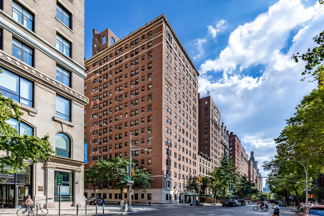 51 Fifth Ave in New York, NY - Building Photo