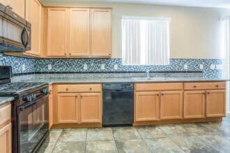 7914 Port Charles Ct in Las Vegas, NV - Building Photo - Building Photo