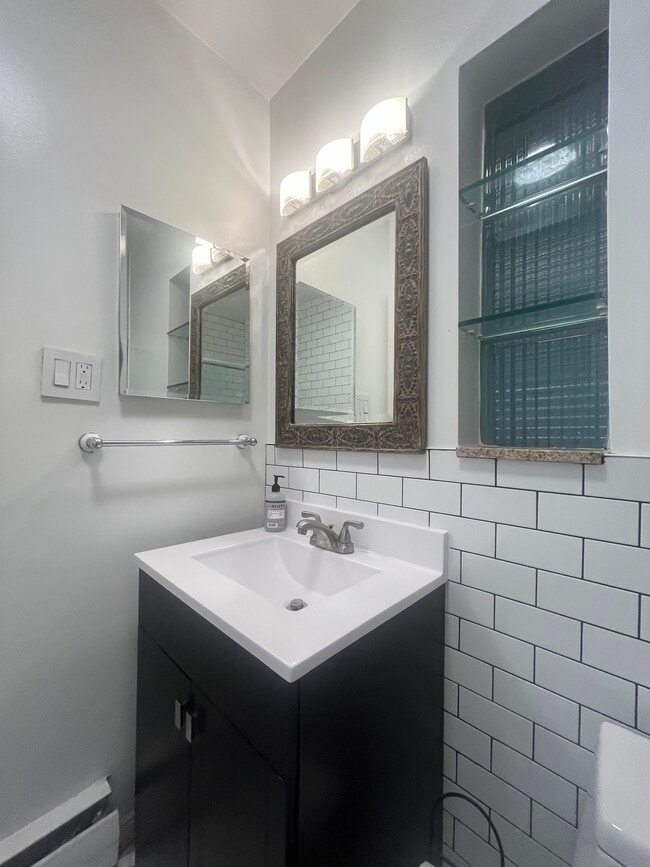 2655 E Maple Rd, Unit 19 in Birmingham, MI - Foto de edificio - Building Photo