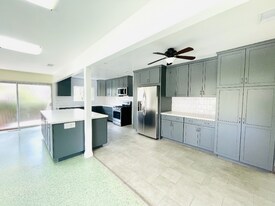 6206 Pontiac St in San Diego, CA - Building Photo