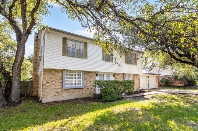4007 Edgerock Dr in Austin, TX - Building Photo - Building Photo