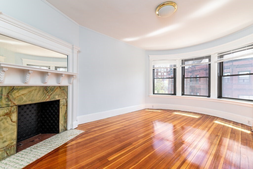 5 Winchester St in Brookline, MA - Building Photo