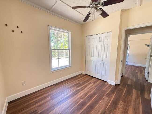 3817 Rilma Ave in Sarasota, FL - Building Photo - Building Photo
