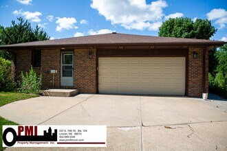 5501 S 68th St in Lincoln, NE - Building Photo - Building Photo