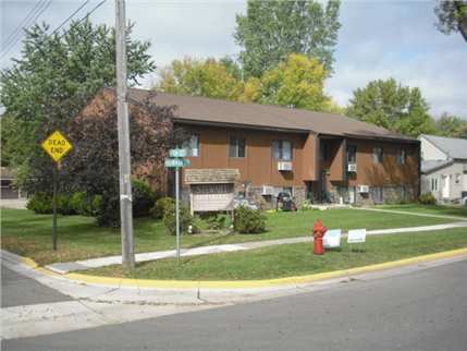 600 Bowman St in Stewart, MN - Foto de edificio