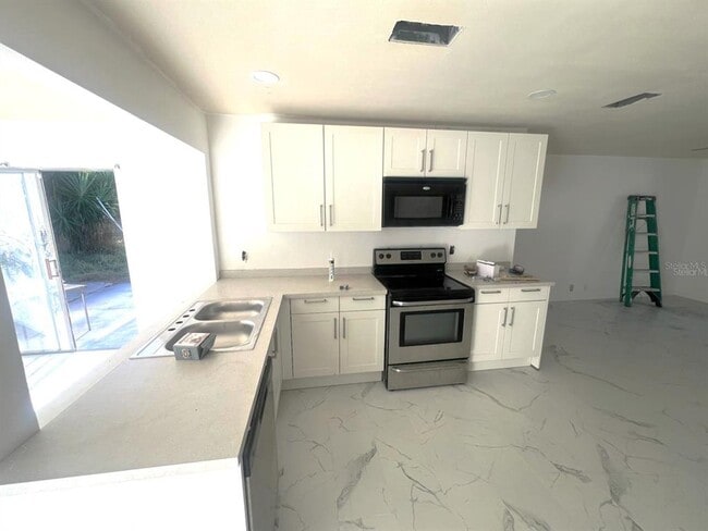 132 Miller Dr in Winter Haven, FL - Building Photo - Building Photo