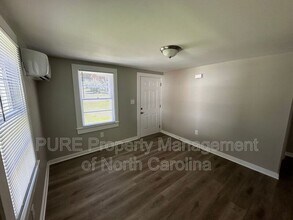 204 Bookington Dr in Lexington, NC - Building Photo - Building Photo