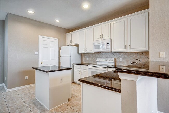 property at 2022 Ridge Wood Ln