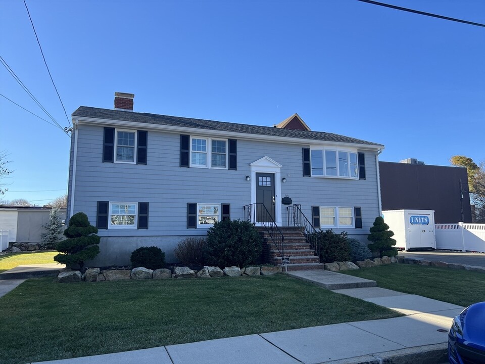 33 Central St, Unit #2 in Winthrop, MA - Building Photo