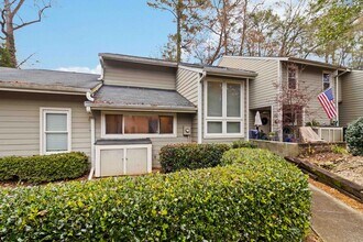 1960 Variations Dr NE in Atlanta, GA - Building Photo - Building Photo