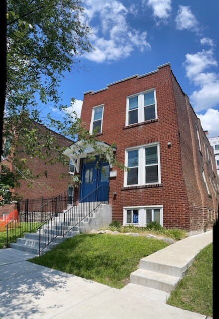 4439 Swan Ave in St. Louis, MO - Building Photo