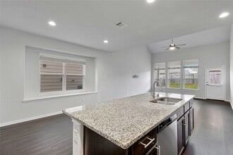 17538 Greystanes Rd, Unit 924 E 6th Street - #3 (Back) in Atascocita, TX - Foto de edificio - Building Photo