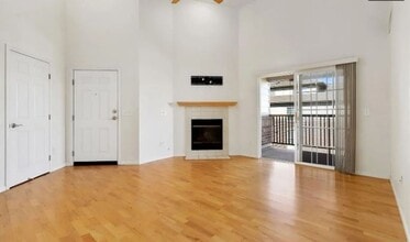 3875 S Dayton St in Aurora, CO - Foto de edificio - Building Photo