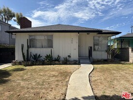 366 E Hillsdale St in Inglewood, CA - Building Photo