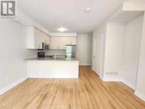 19-19 Eldora Ave in Toronto, ON - Building Photo - Building Photo