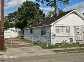 7914 Lockwood Dr in Houston, TX - Building Photo