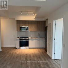 500 Plains Rd E in Burlington, ON - Building Photo - Building Photo