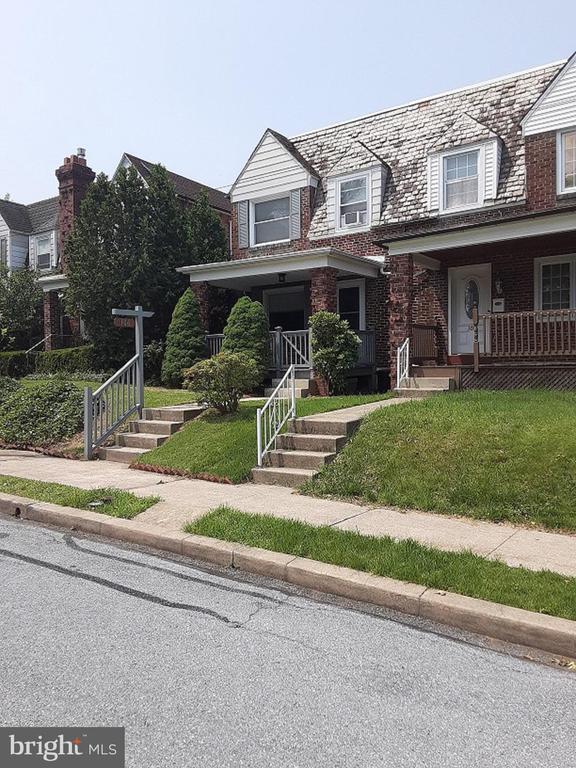 property at 106 Hollywood Ave