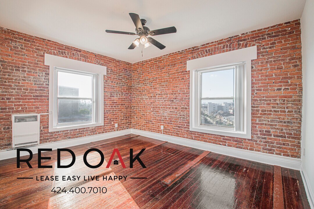 915 S Carondelet St in Los Angeles, CA - Building Photo