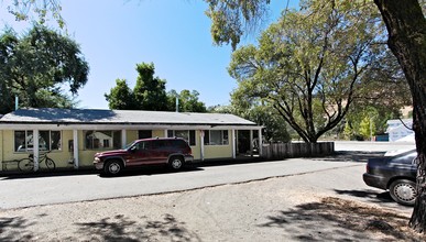 32110 Highway 101 in Cloverdale, CA - Building Photo - Building Photo