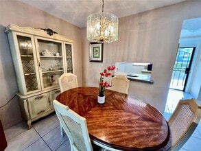 2800 NW 47th Terrace in Lauderdale Lakes, FL - Building Photo - Building Photo