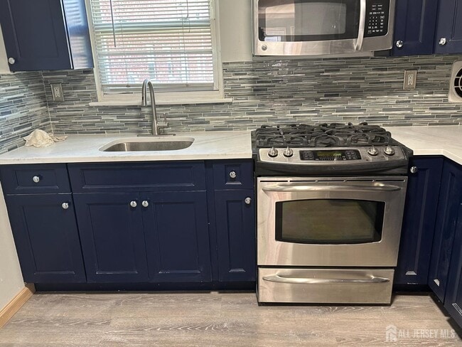 12 Gramercy Gardens Pl in Middlesex, NJ - Building Photo - Building Photo