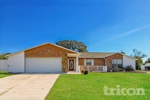 11391 Salters St in Spring Hill, FL - Building Photo