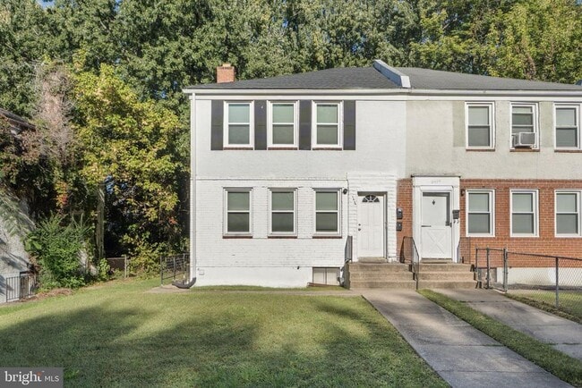 property at 5424 Belle Vista Ave