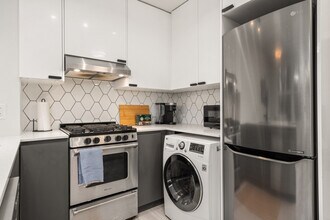 1716 Napier St in Vancouver, BC - Building Photo - Building Photo