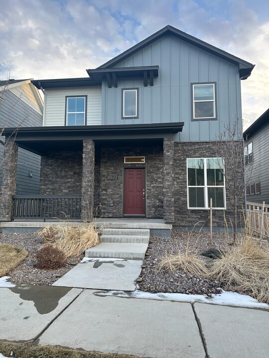 21622 E 60th Ave in Aurora, CO - Building Photo