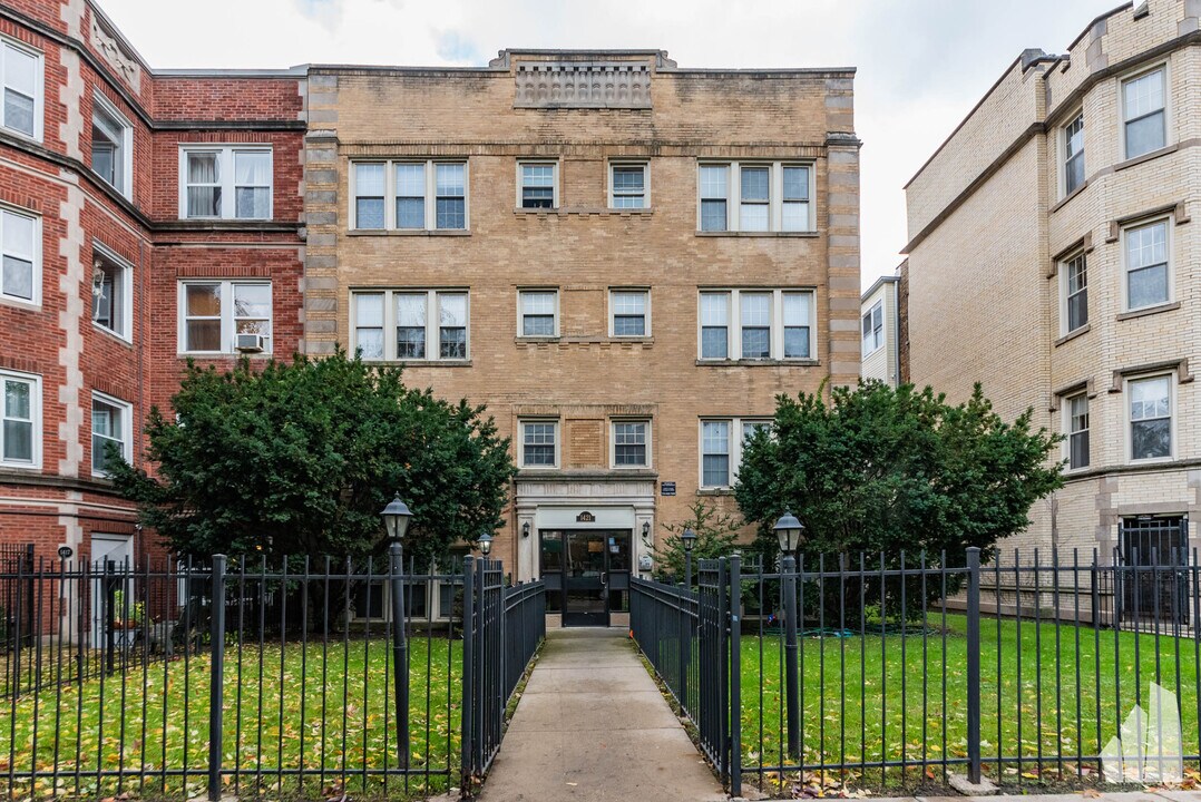 1417 W Farwell Ave, Unit 109 in Chicago, IL - Building Photo