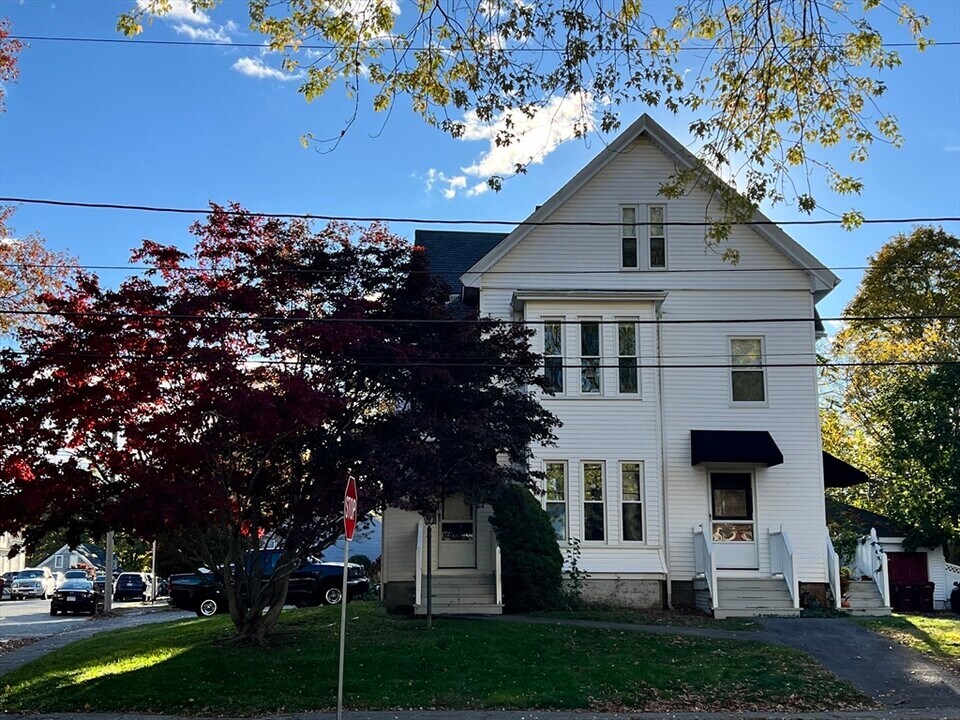 21 Webster St in Middleboro, MA - Building Photo