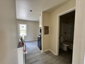 1105 W 4th St, Unit Unit 3 in Wilmington, DE - Building Photo - Building Photo