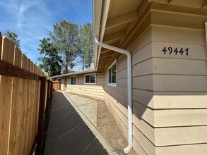 49447 Pierce Dr in Oakhurst, CA - Building Photo - Building Photo