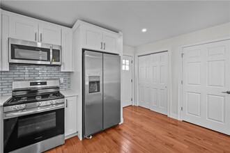 59 De Pinedo St in Providence, RI - Building Photo - Building Photo