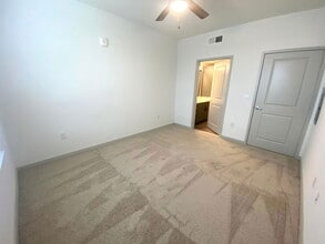 2670 S A.W. Grimes Blvd in Round Rock, TX - Building Photo - Building Photo