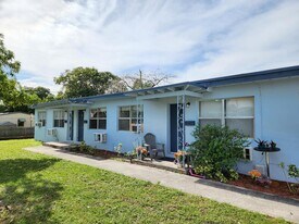 1241 W 36th St in Riviera Beach, FL - Building Photo